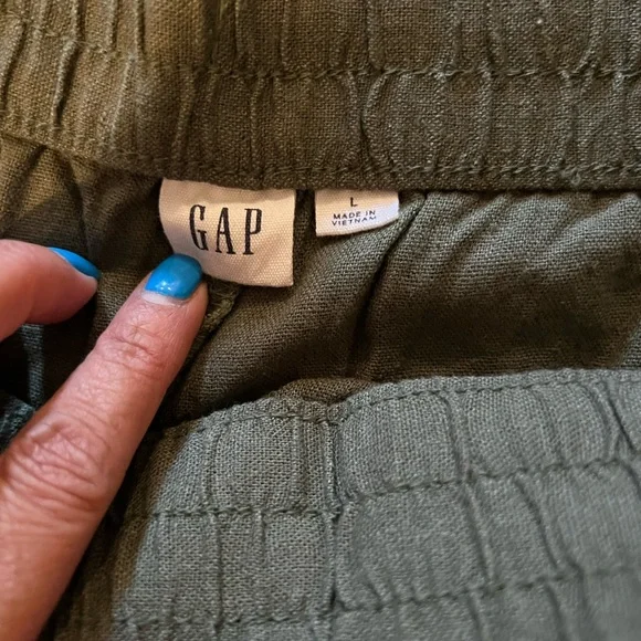 NWT GAP Green Cargo Shorts Essential Style sz large women’s - Picture 5 of 5